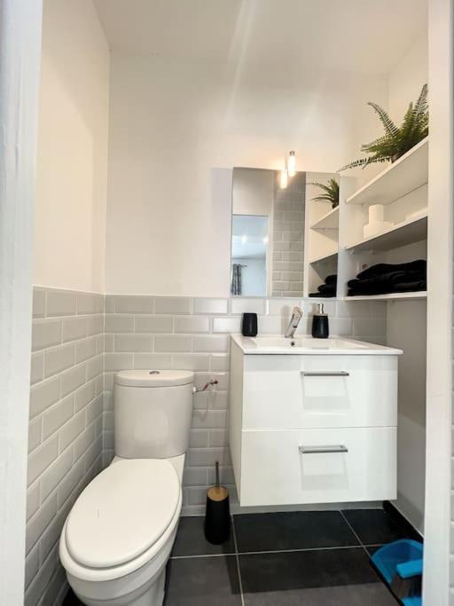 Logement Cosy Cuisine / Terrasse / Bbq Ollioules Dış mekan fotoğraf