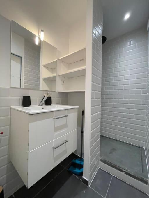 Logement Cosy Cuisine / Terrasse / Bbq Ollioules Dış mekan fotoğraf